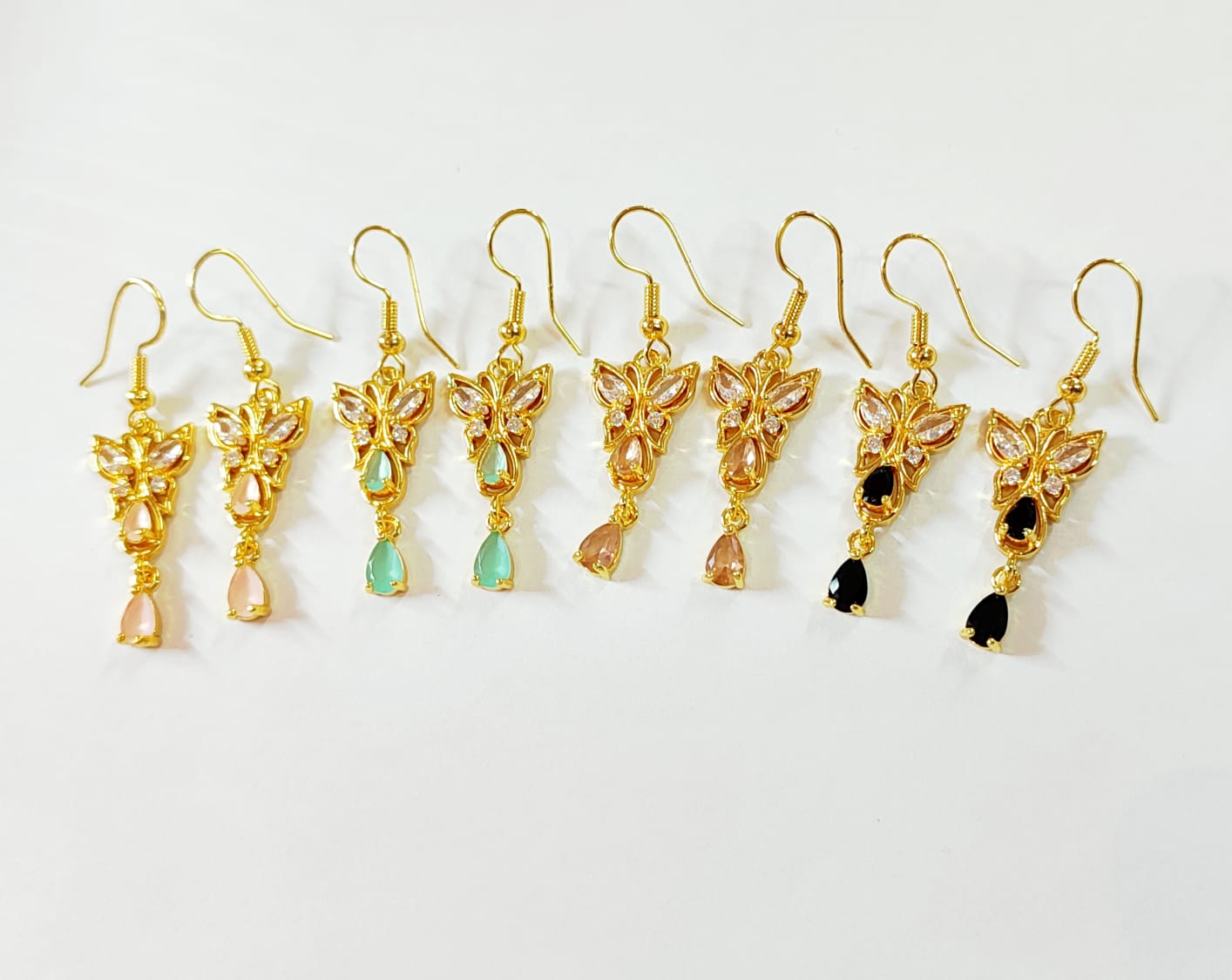 ARETE MEDIO LARGO DE MARIPOSA